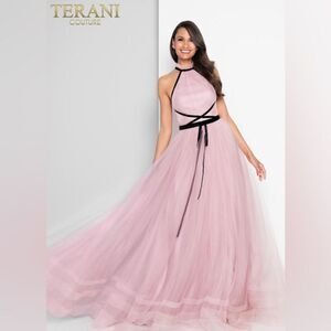 TERANI COUTURE PROM DRESS / size 4